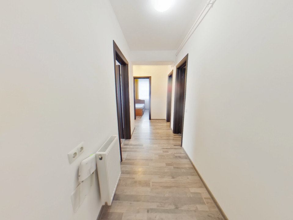 Apartament 3 camere, zona Coresi 