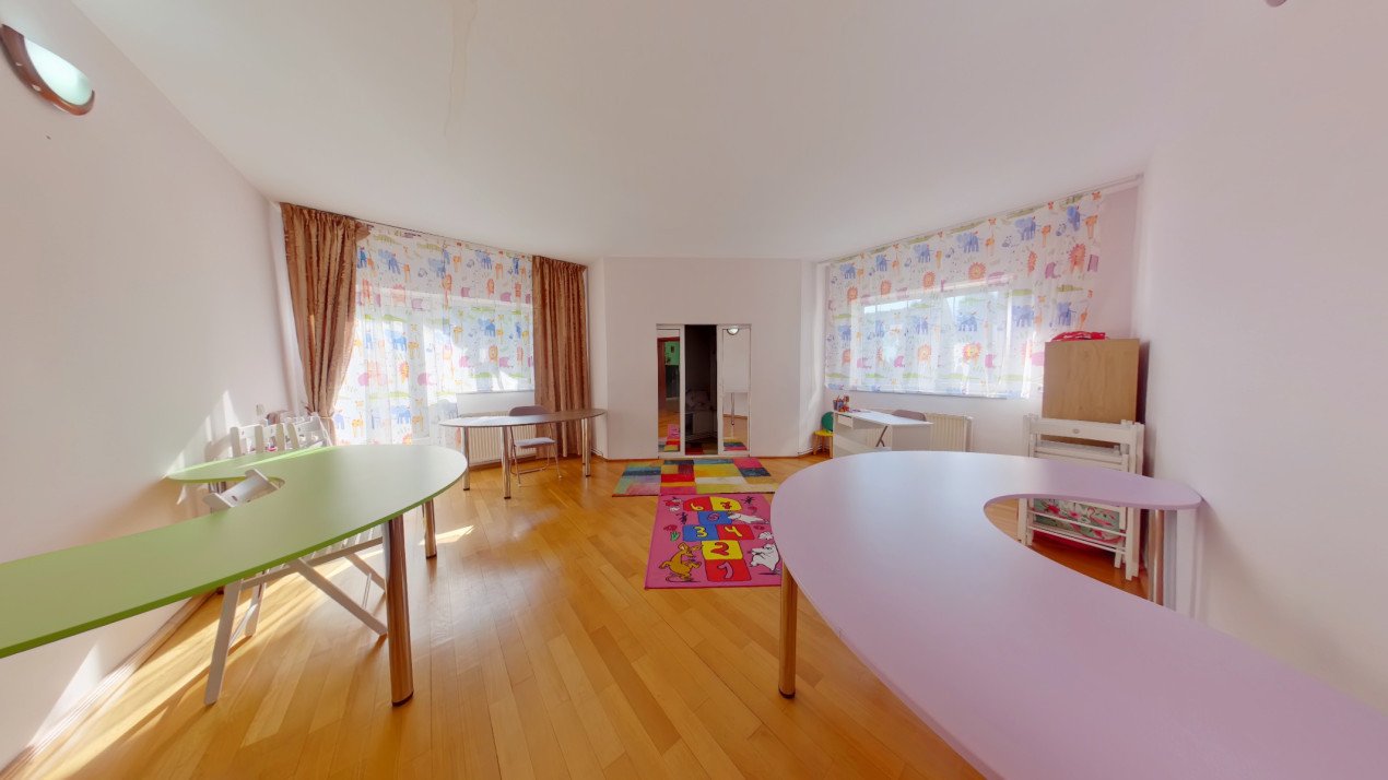 REZERVAT - Închiriere casa spațioasă cu 6 camere - intrare cartier Tractorul