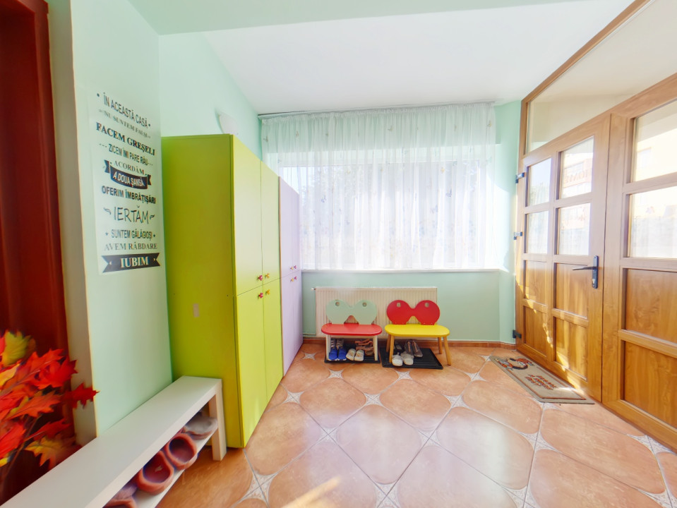 REZERVAT - Închiriere casa spațioasă cu 6 camere - intrare cartier Tractorul