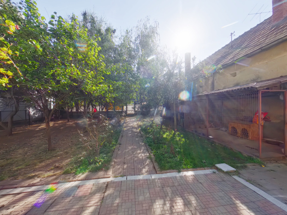 REZERVAT - Închiriere casa spațioasă cu 6 camere - intrare cartier Tractorul