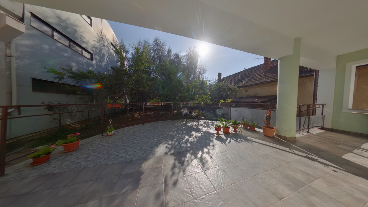 REZERVAT - Închiriere casa spațioasă cu 6 camere - intrare cartier Tractorul