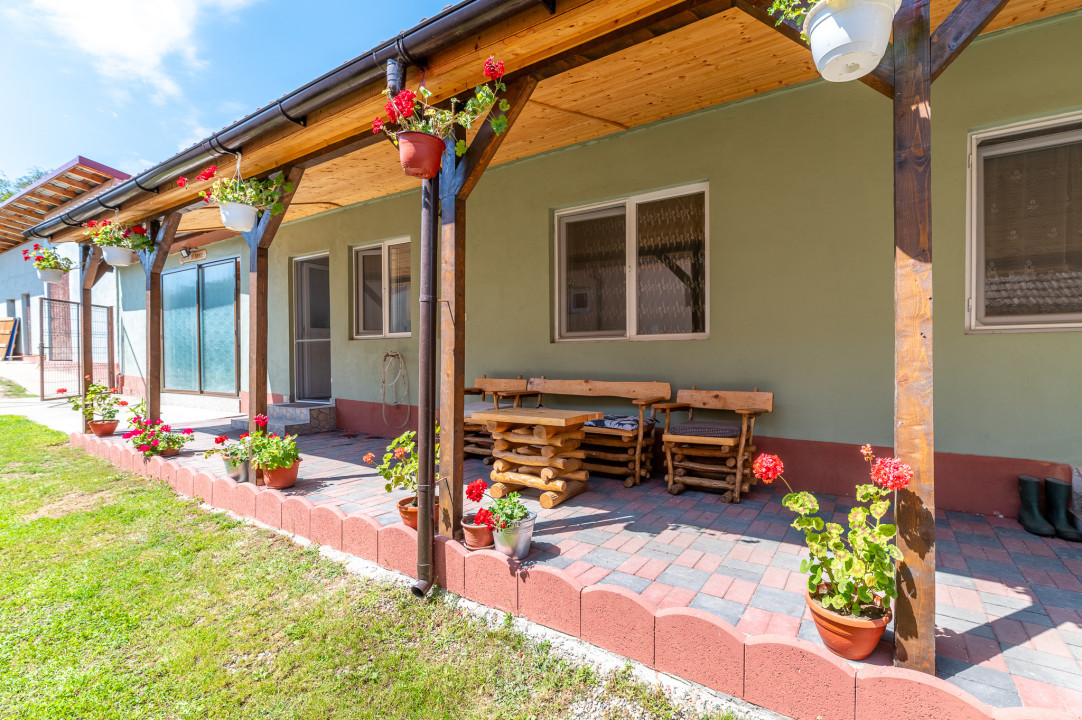 Casa de vânzare în Roșia - 1543 MP, 6 camere!