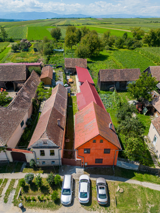 Casa de vânzare în Roșia - 1543 MP, 6 camere!