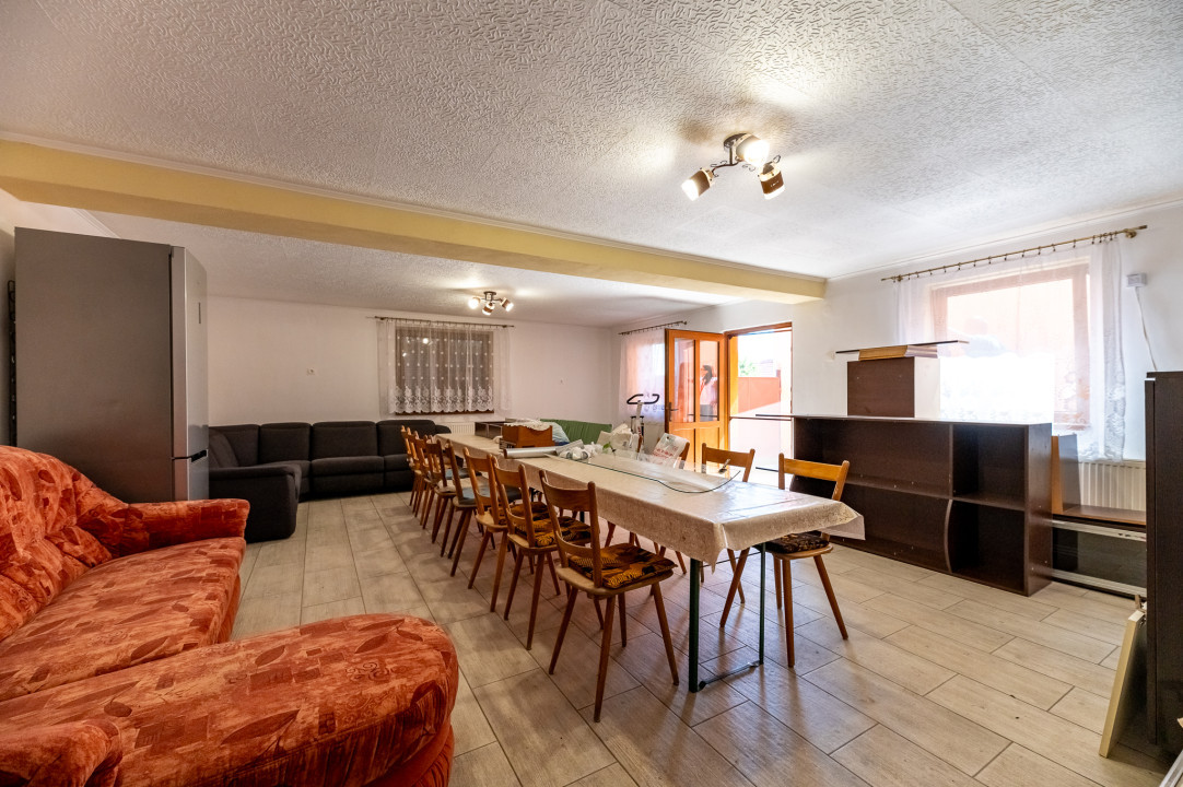 Casa de vânzare în Roșia - 1543 MP, 6 camere!