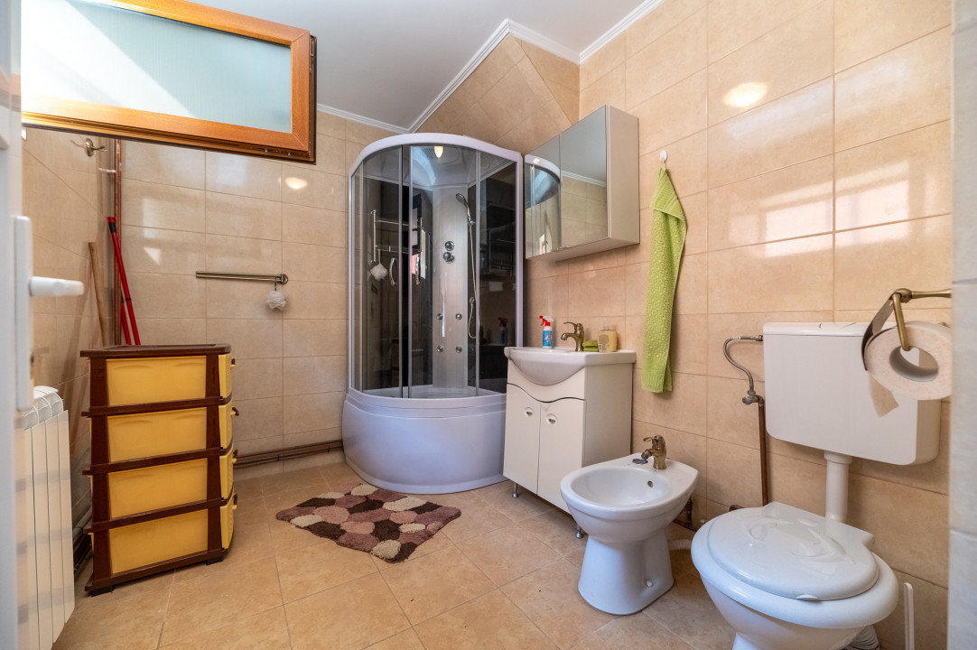 Casa de vânzare în Roșia - 1543 MP, 6 camere!