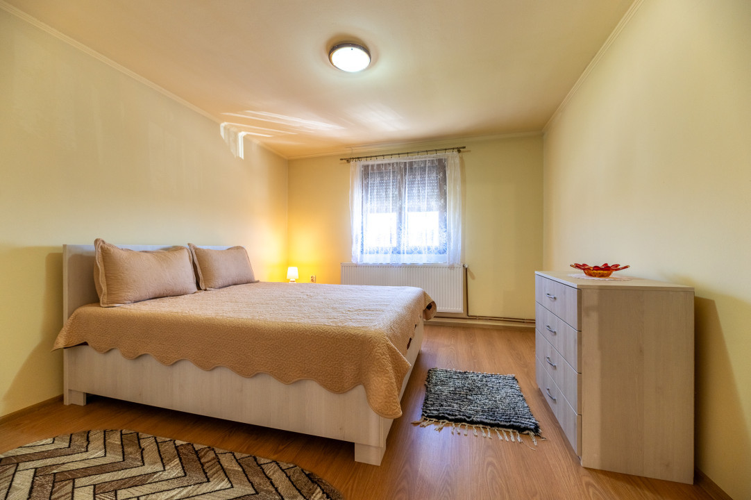 Casa de vânzare în Roșia - 1543 MP, 6 camere!