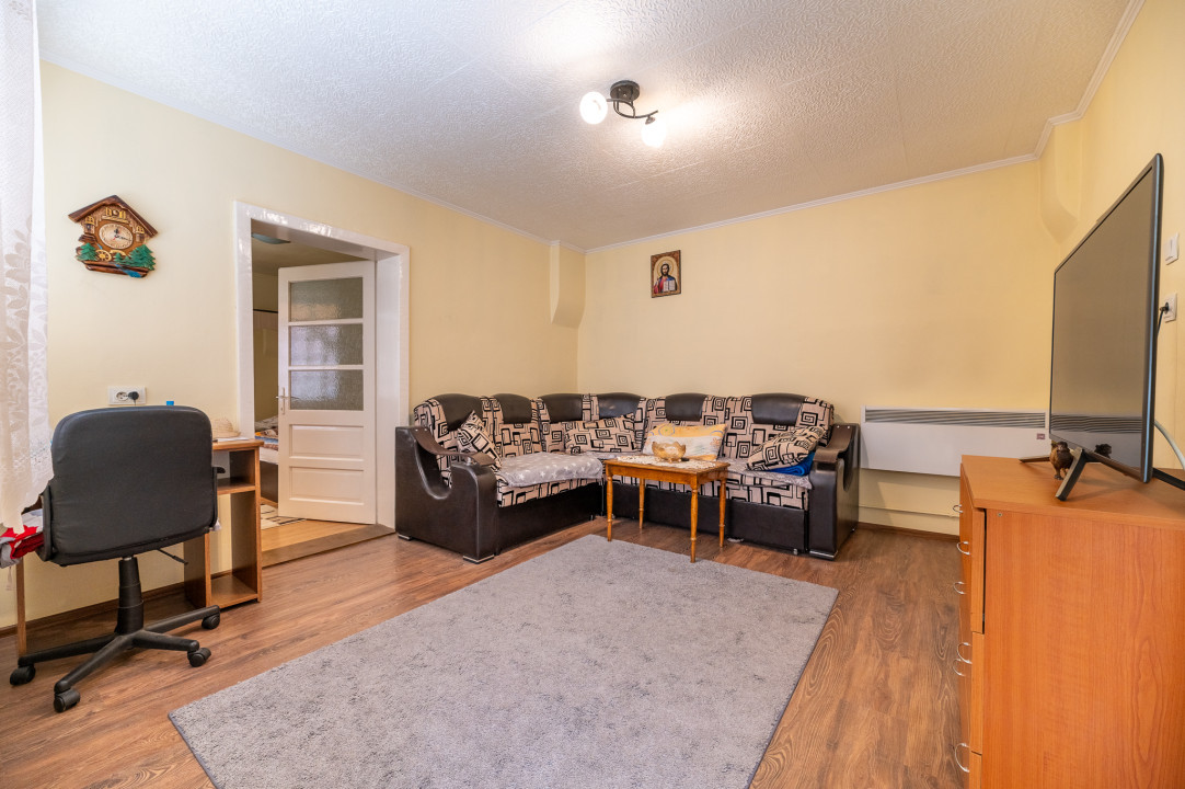 Casa de vânzare în Roșia - 1543 MP, 6 camere!