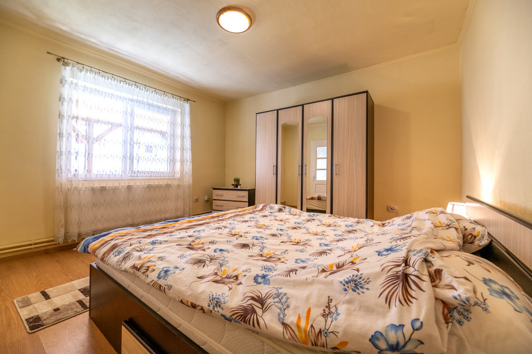 Casa de vânzare în Roșia - 1543 MP, 6 camere!