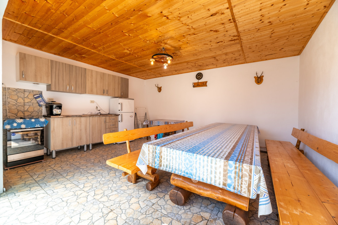 Casa de vânzare în Roșia - 1543 MP, 6 camere!