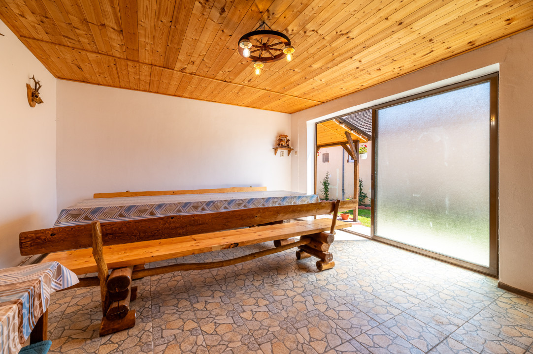 Casa de vânzare în Roșia - 1543 MP, 6 camere!