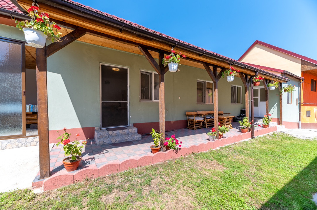 Casa de vânzare în Roșia - 1543 MP, 6 camere!