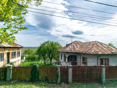 Casa Cosoveni 3080 mp, suprafata utila totala 130 mp 
