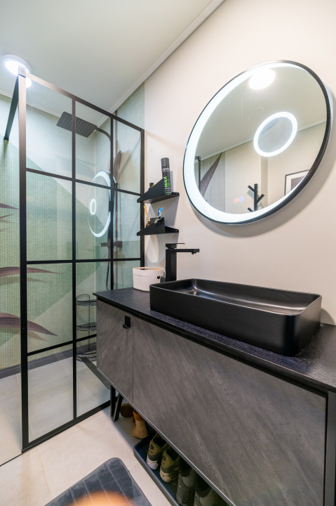 Apartament 3 camere, curte și design deosebit! 