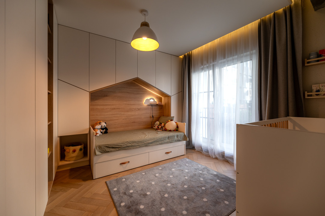 Apartament 3 camere, curte și design deosebit! 