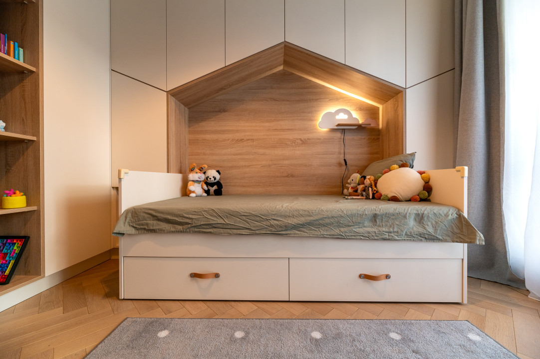 Apartament 3 camere, curte și design deosebit! 