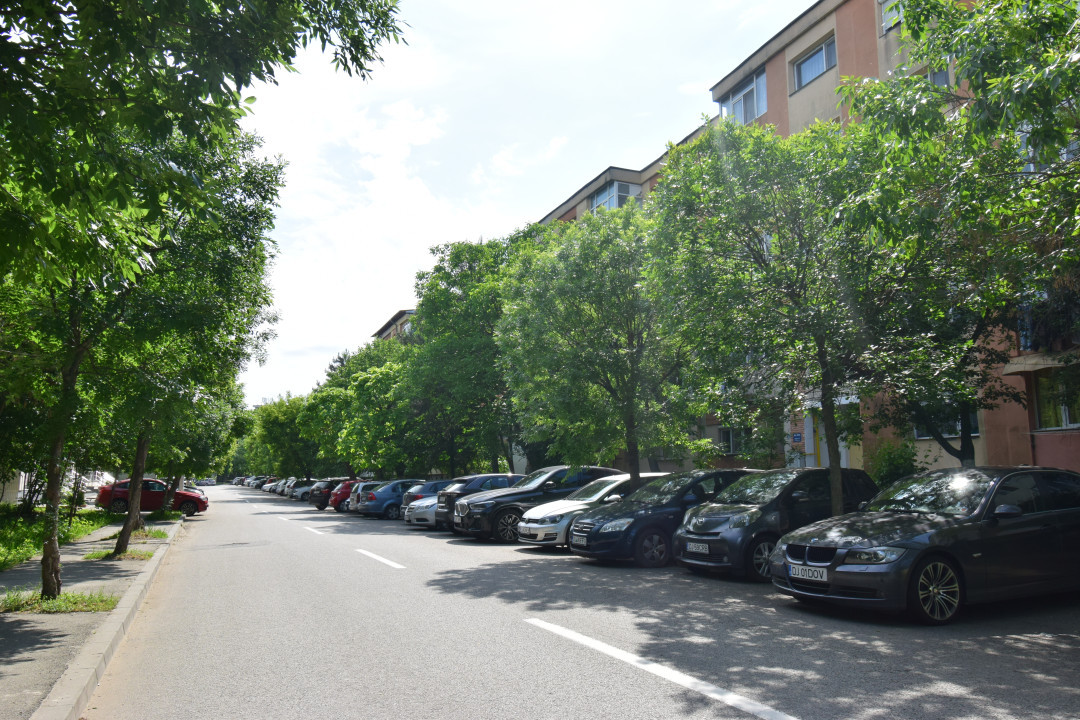 Apartament 2 camere decomandat, centrala termica, renovat si mobilat partial 