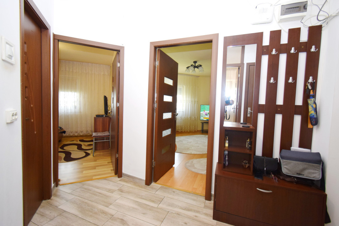 Apartament 2 camere decomandat, centrala termica, renovat si mobilat partial 