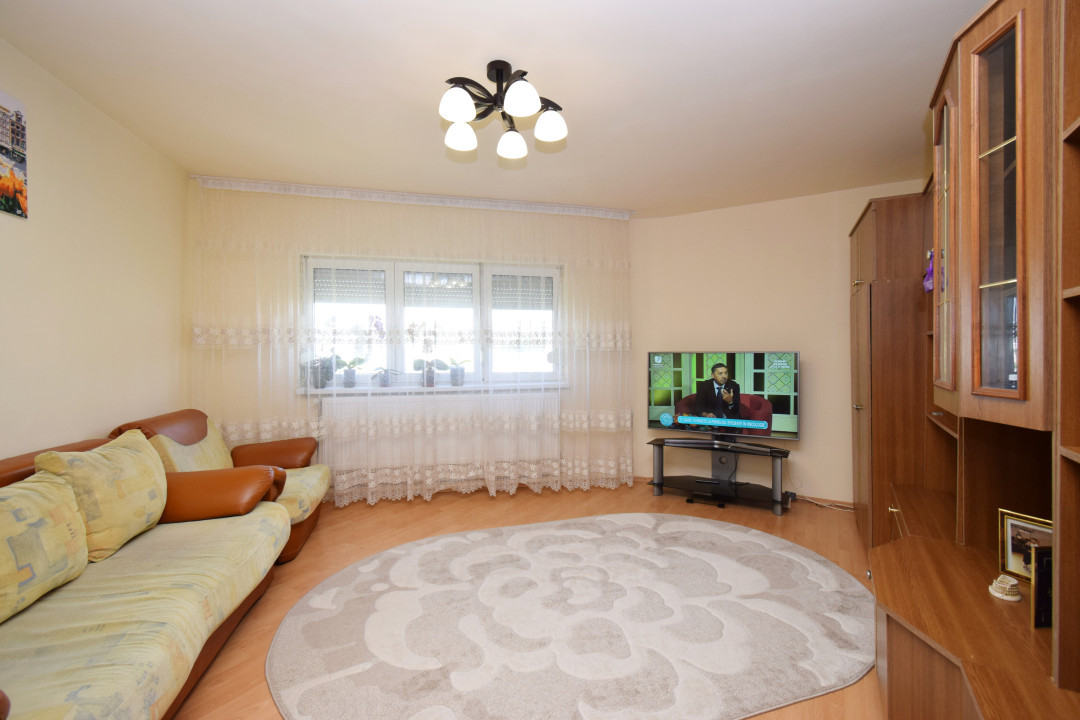 Apartament 2 camere decomandat, centrala termica, renovat si mobilat partial 