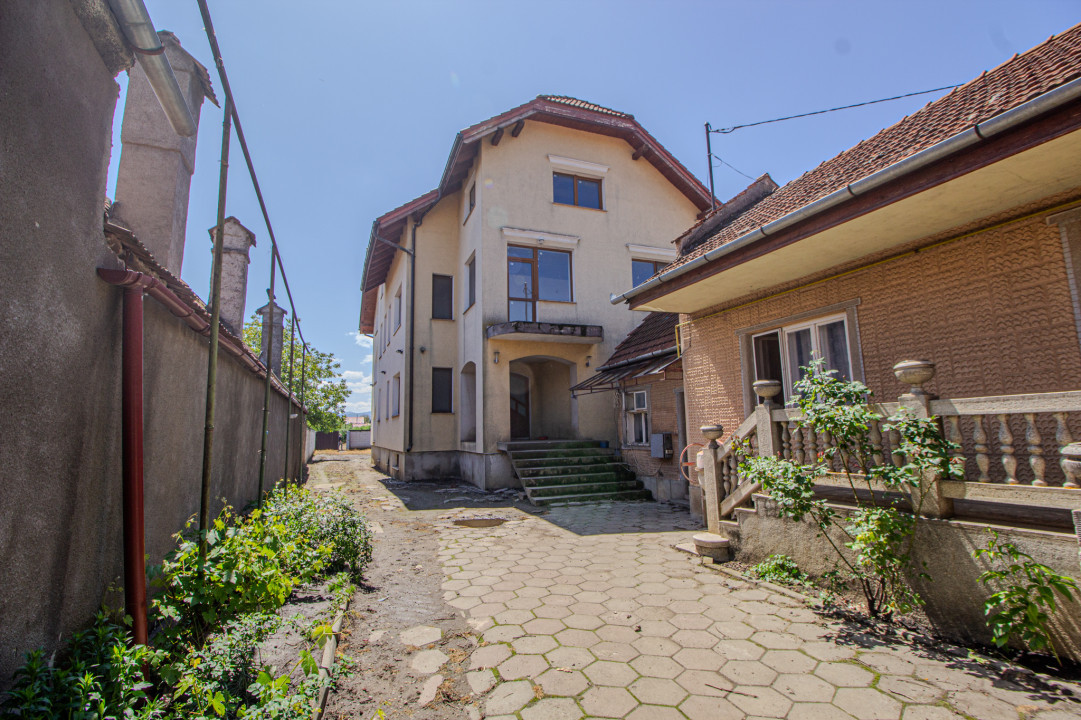 Casă Hărman teren 2265mp!!comision 0%! Afacere sau locuință?