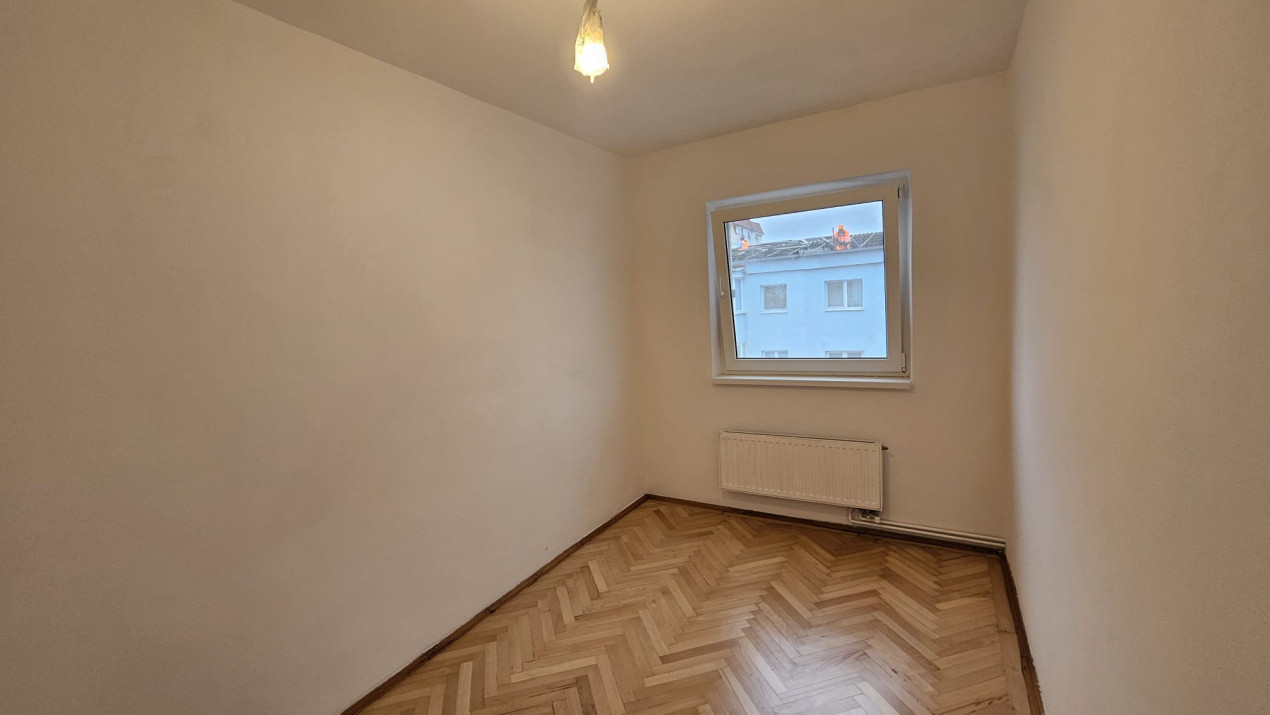 Apartament 3 camere, decomandat, 56 mpu, Valea Aurie