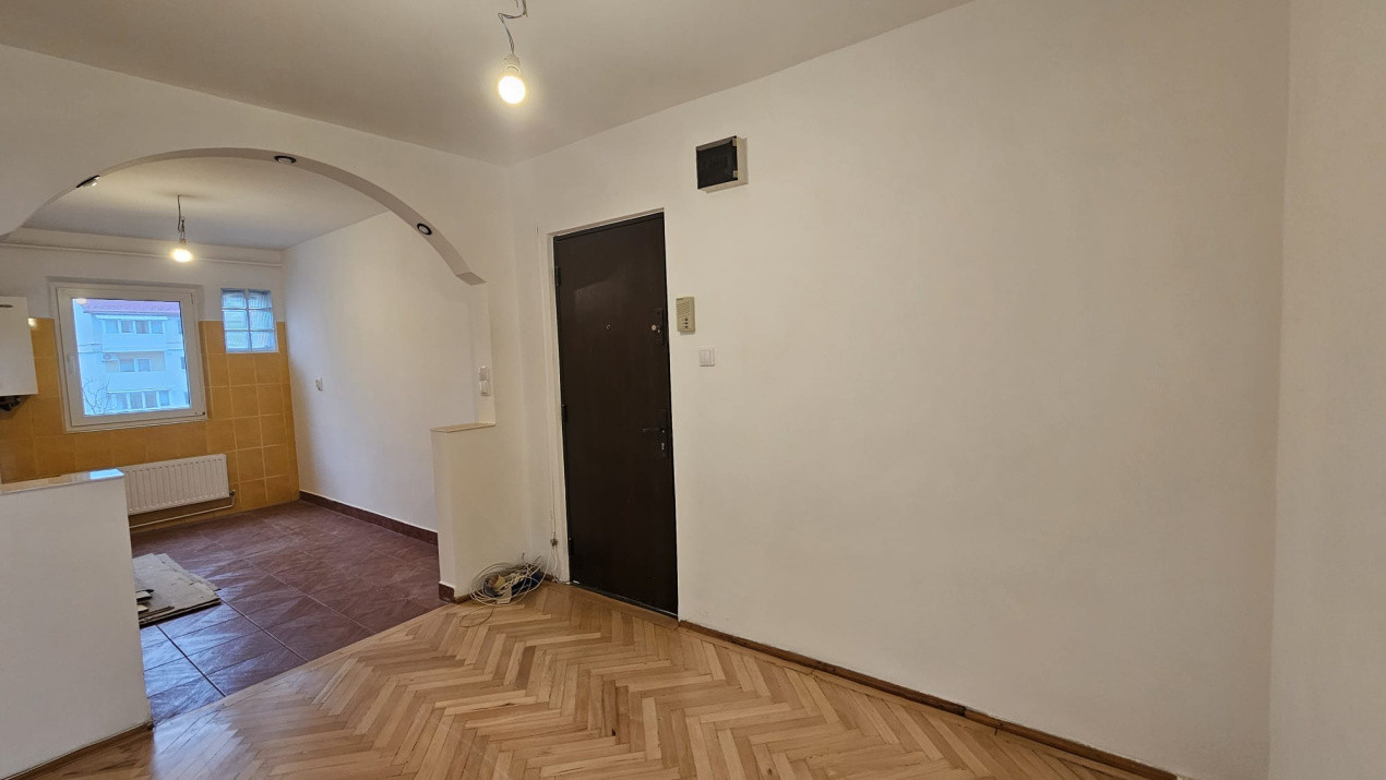 Apartament 3 camere, decomandat, 56 mpu, Valea Aurie