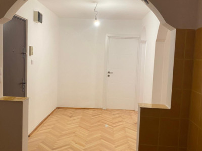 Apartament 3 camere, decomandat, 56 mpu, Valea Aurie