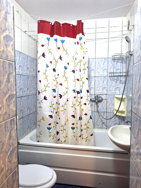 Apartament cu 2 camere, Decomandat, Zona Noua