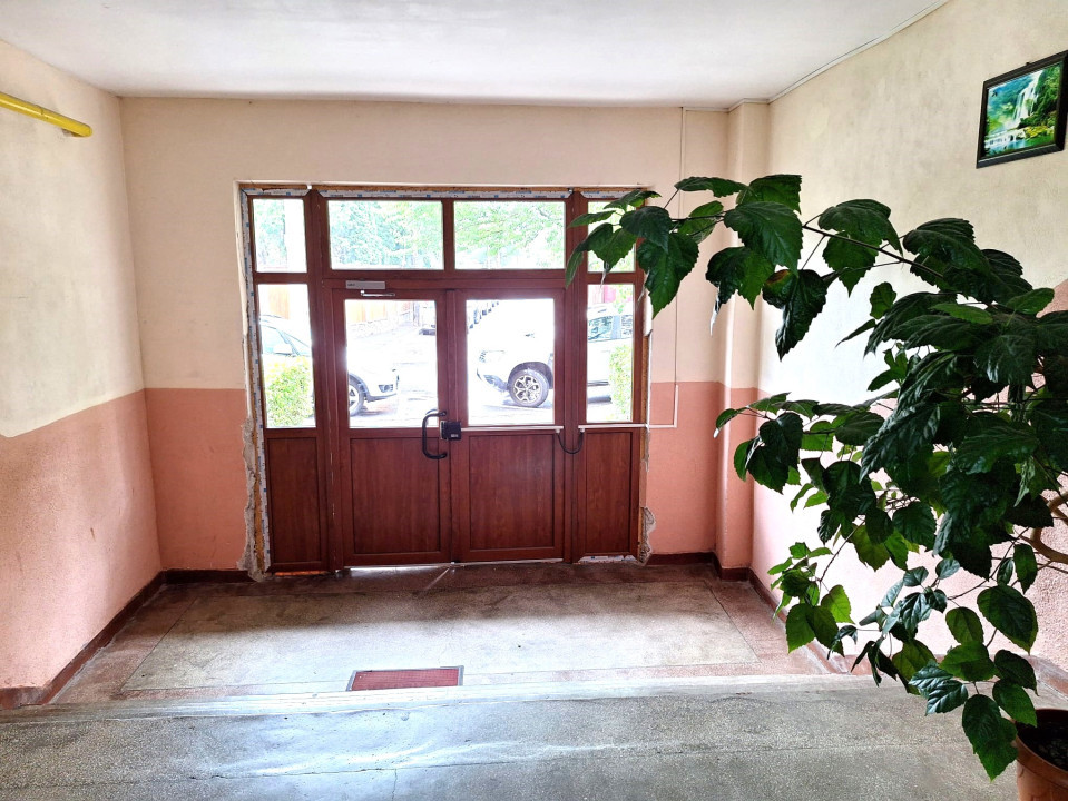 Apartament cu 2 camere, Decomandat, Zona Noua