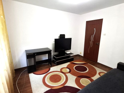 Apartament cu 2 camere, Decomandat, Zona Noua