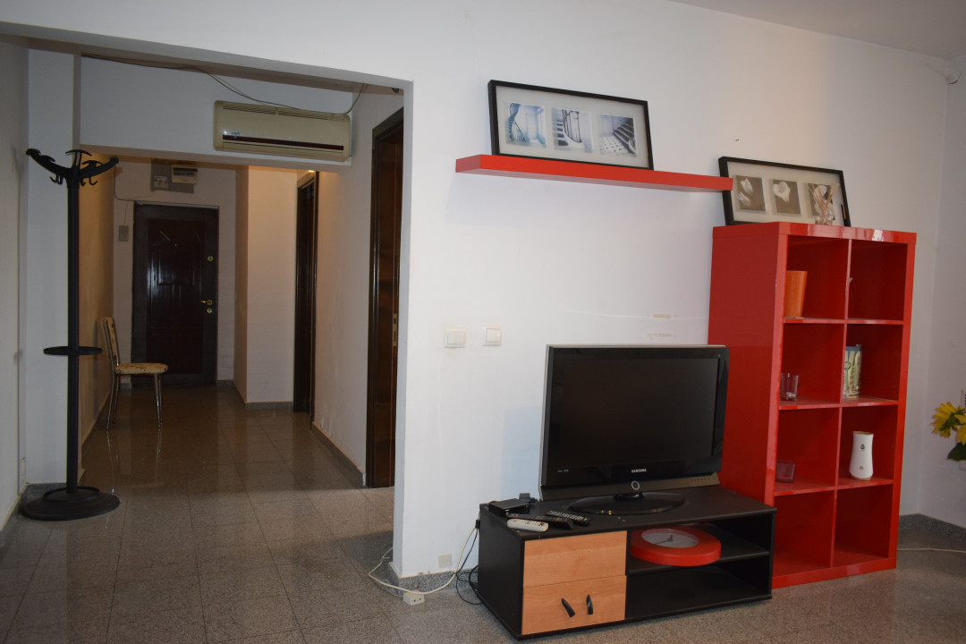 Apartament 4 camere, Rovine, de inchiriat