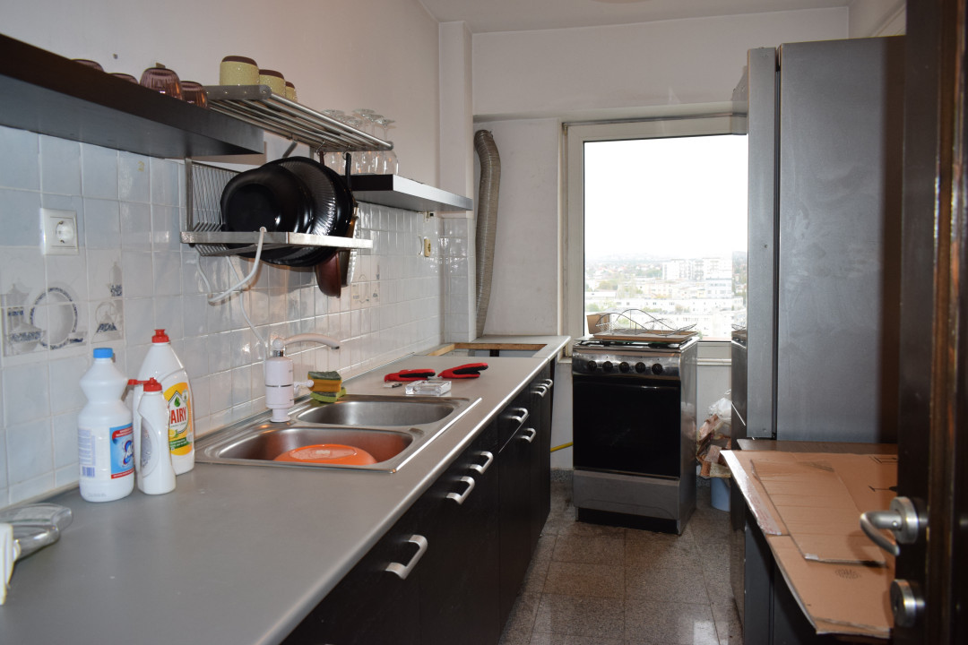 Apartament 4 camere, Rovine, de inchiriat