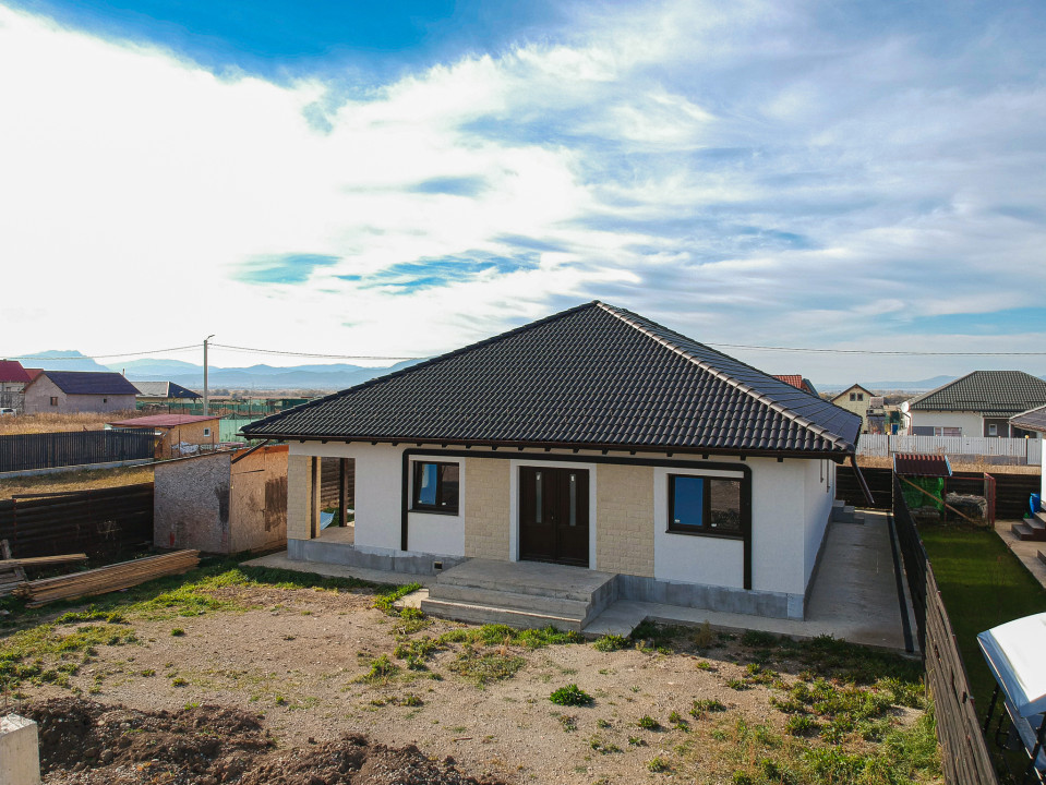 Casa, singur in curte, pe un nivel, Comision 0%