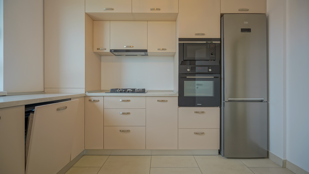 Apartament cu 3 camere, strada Ioan Popasu - Tractorul, Comision 0%