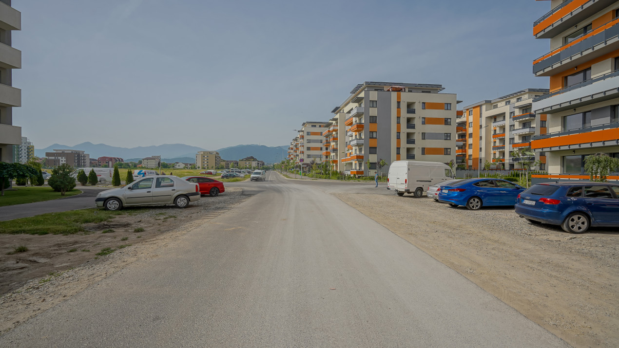 Apartament cu 3 camere, strada Ioan Popasu - Tractorul, Comision 0%