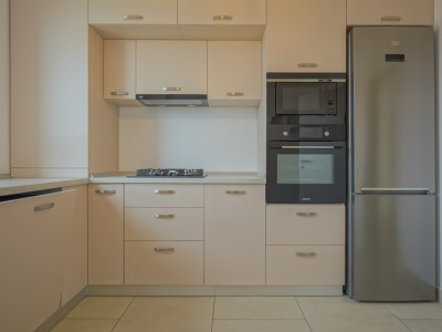 Apartament cu 3 camere, strada Ioan Popasu - Tractorul, Comision 0%