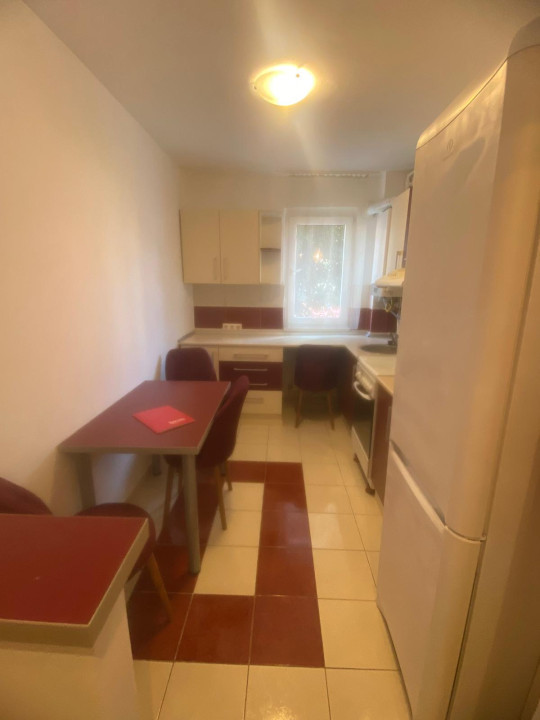 Apartament 2 camere de închiriat - Strada Șteflești 