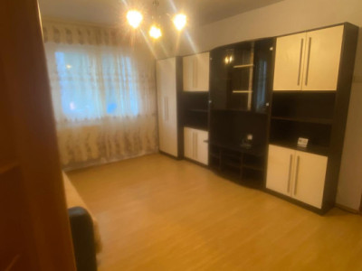 Apartament 2 camere de închiriat - Strada Șteflești 