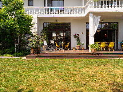 PENSIUNE ELEGANTĂ DE VÂNZARE ÎN TURNIȘOR!