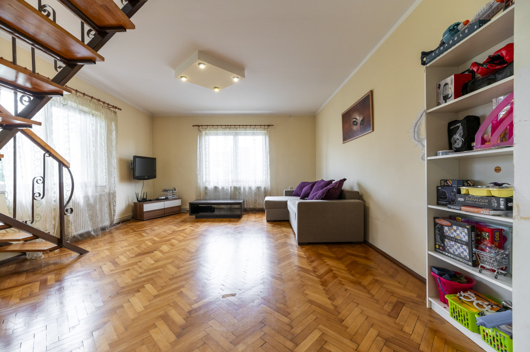 Comision 0 % cumpărător! - Casă single de vânzare în Sibiu - 266 mp utili 