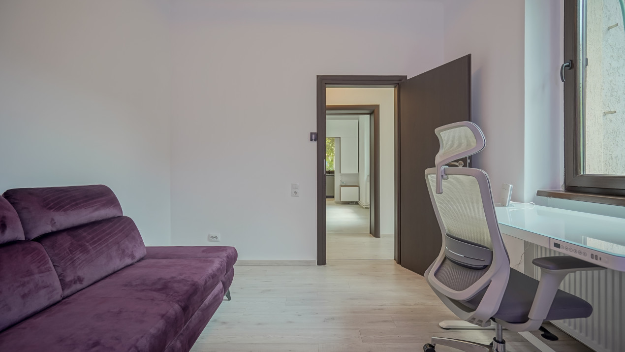 REZERVAT - Apartament cu 3 camere, garaj, terasă și teren de 190 mp -zona Patria