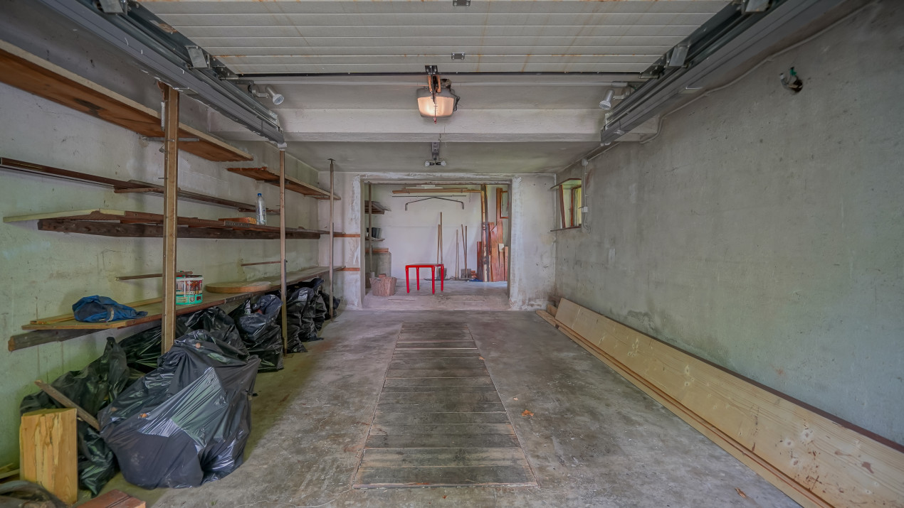 REZERVAT - Apartament cu 3 camere, garaj, terasă și teren de 190 mp -zona Patria