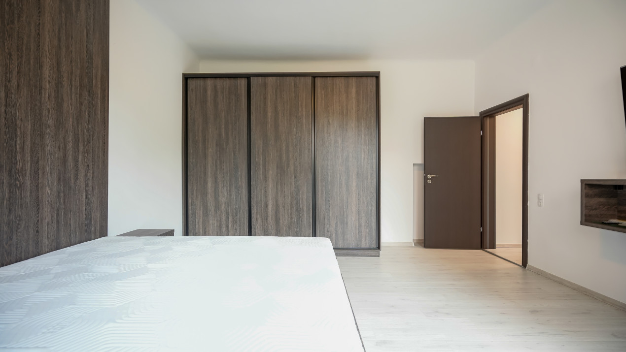 Apartament cu 3 camere, garaj, terasă și teren de 190 mp -zona Patria