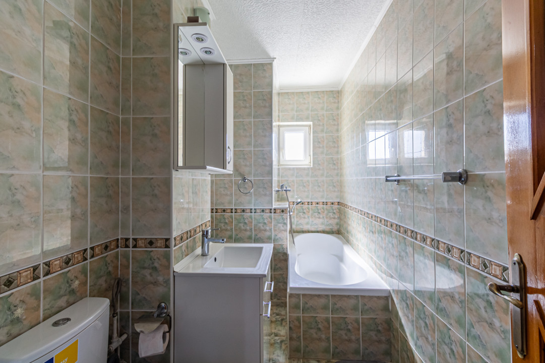 REZERVAT - Apartament cu 3 camere, decomandat - strada Vulturului, zona Astra