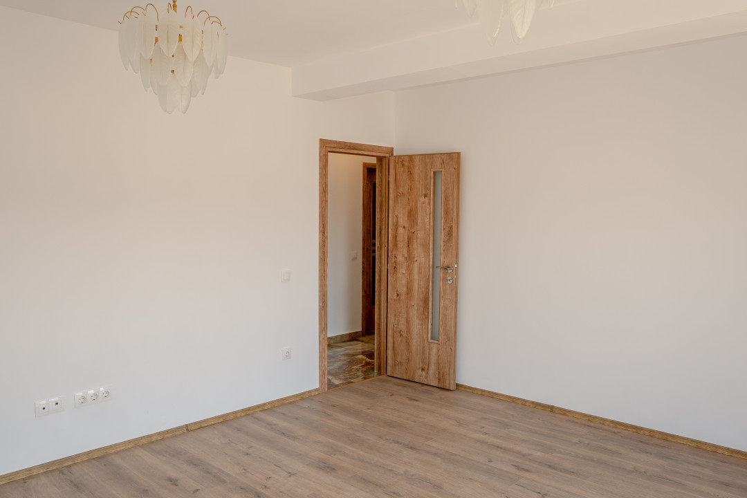 Apartament cu 3 camere de vânzare zona Dedeman
