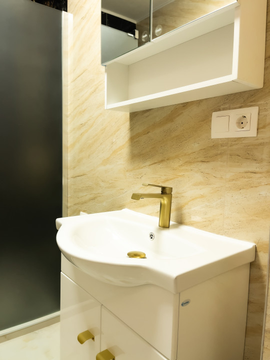 Apartament cu 3 camere de vânzare zona Dedeman