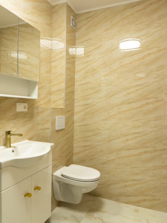 Apartament cu 3 camere de vânzare zona Dedeman