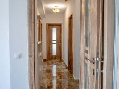Apartament cu 3 camere de vânzare zona Dedeman