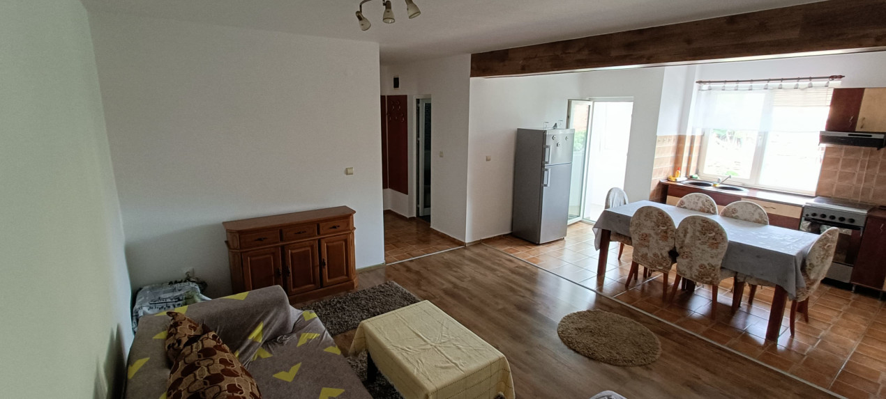 Apartament de inchiriat 2 camere  zona Bieltz