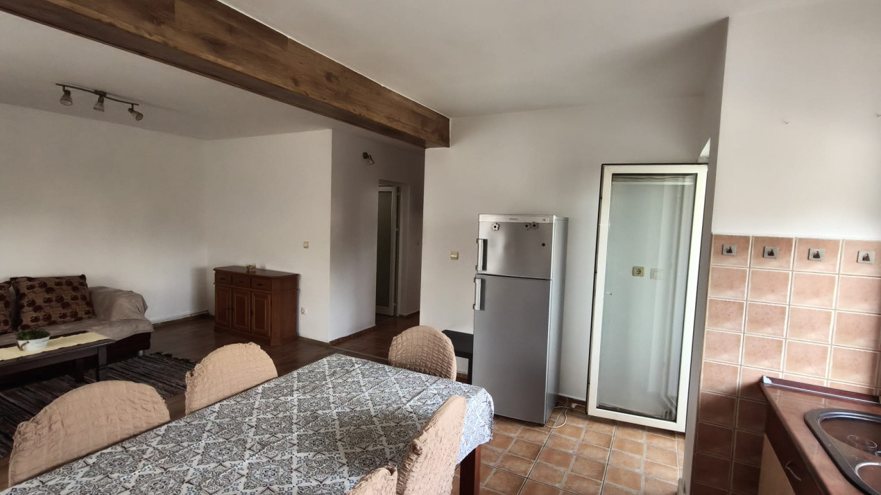 Apartament de inchiriat 2 camere  zona Bieltz
