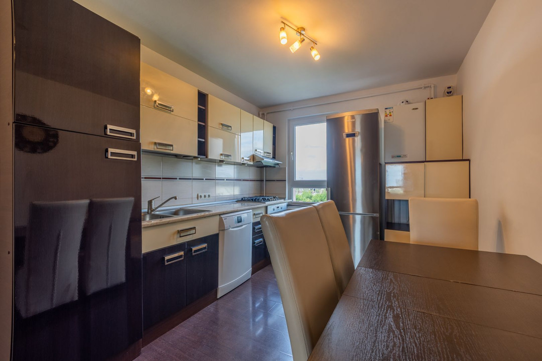 Zona Planete, apartament 2 camere, renovat.